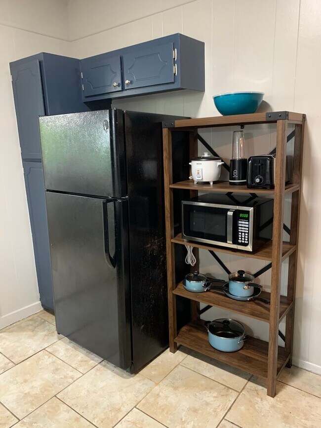 Building Photo - 3BR 2BA HOUSE FOR LEASE in Baton Rouge - C...