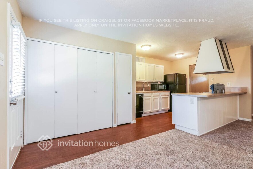 Building Photo - 7425 Tunbridge Dr