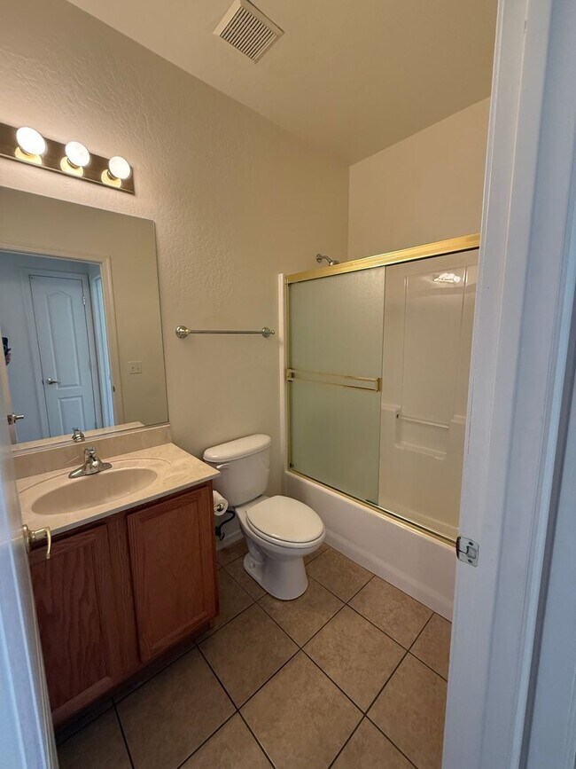 Building Photo - 2 Bedroom 2 Bath in Gated Community in Amante at Verde Fanta Fe Contact Property Pros 928-634-7710