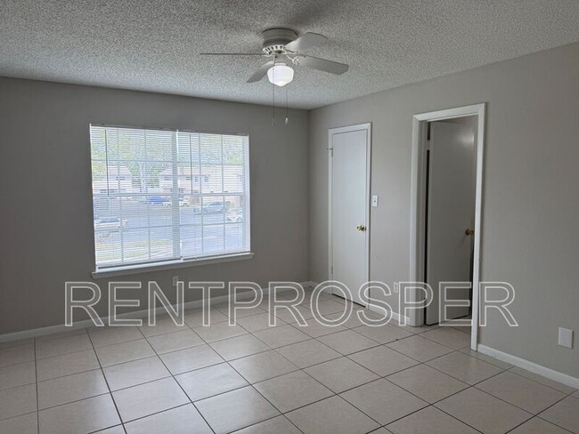 Building Photo - 5545 Devonbriar Way