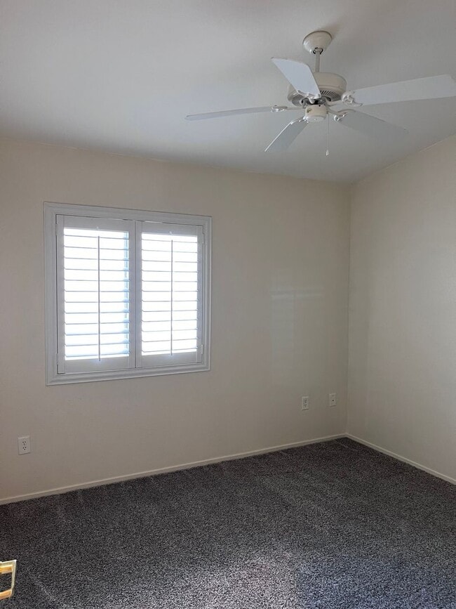 Building Photo - Henderson - 3 Bedroom Townhome w/2 car garage