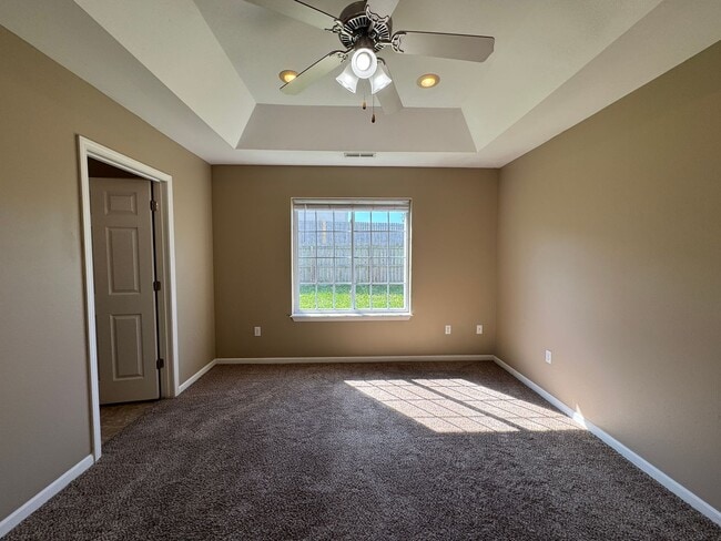 Building Photo - Home in Pioneer Ridge – Pet Friendly & Min...