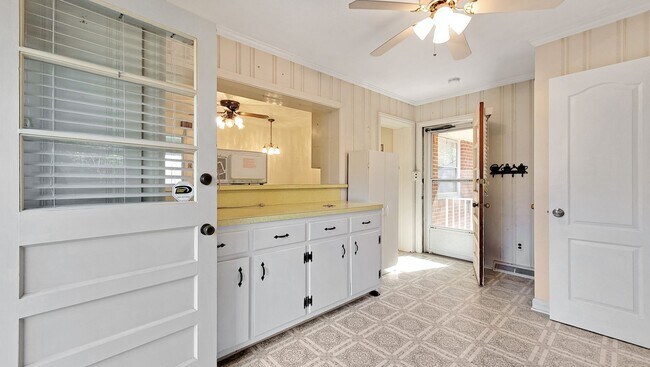 Building Photo - STUNNING 3 bedroom home with a BEAUTIFUL garden in Dumbarton. COME SEE!