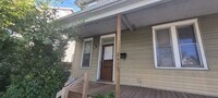 Building Photo - 3 bedroom 1 bathroom half house in Manheim...