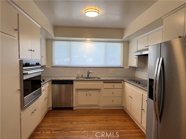 Building Photo - 530 Ave F