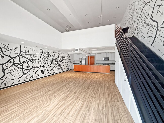 Building Photo - Stunning 1B/2BA Loft w/ Original Mural by ...