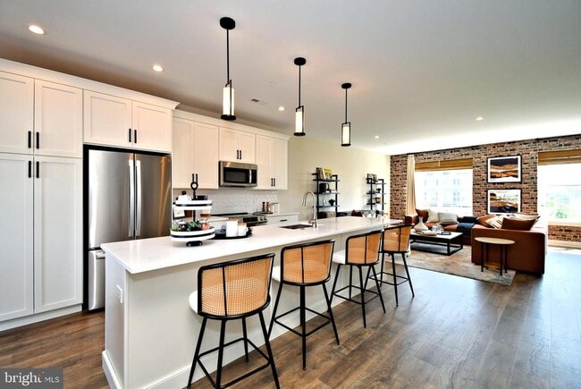 Building Photo - 200 Souders Wy