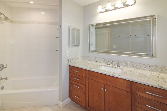 Building Photo - 1036 N Cypress Point Dr