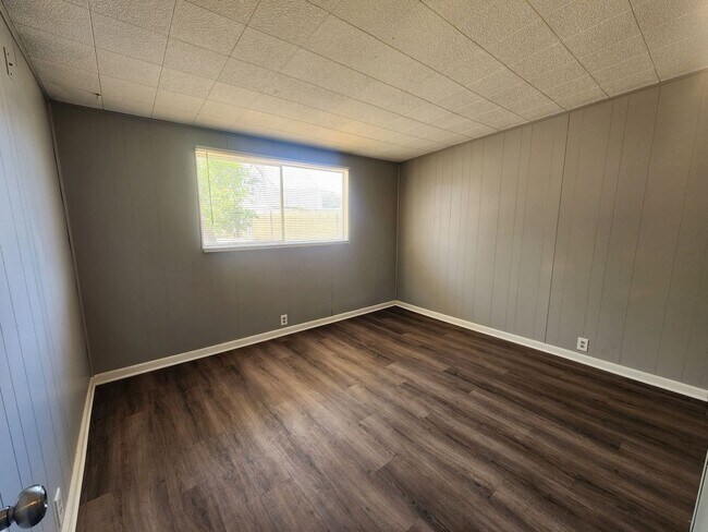 Building Photo - 3 bedroom 1.5 bath home!!!