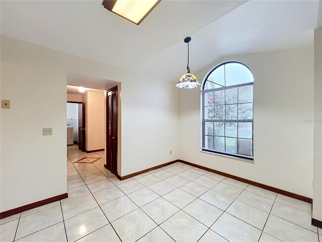 Building Photo - 4119 Waterview Loop