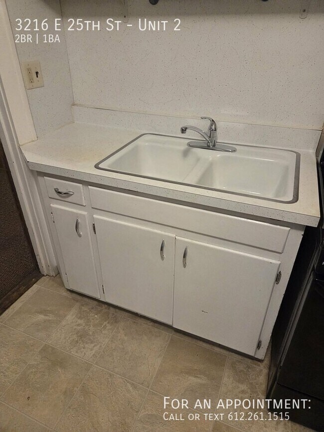 Building Photo - 3216 E 25th St