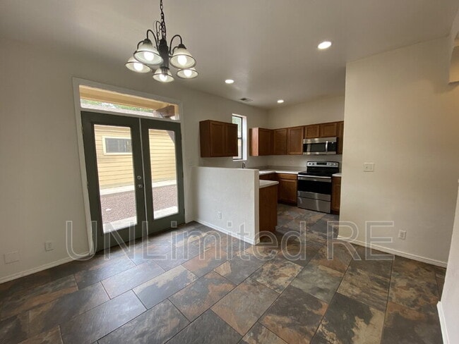 Building Photo - 1324 E Chubs Way