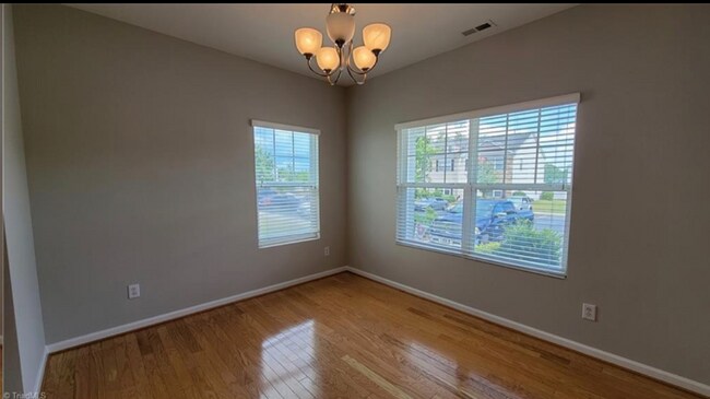 Building Photo - 33 Arbor Hl Pl