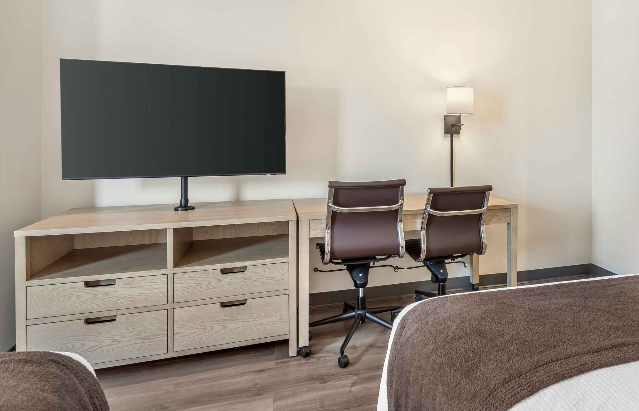 Building Photo - Furnished Studio-Long Island - Melville