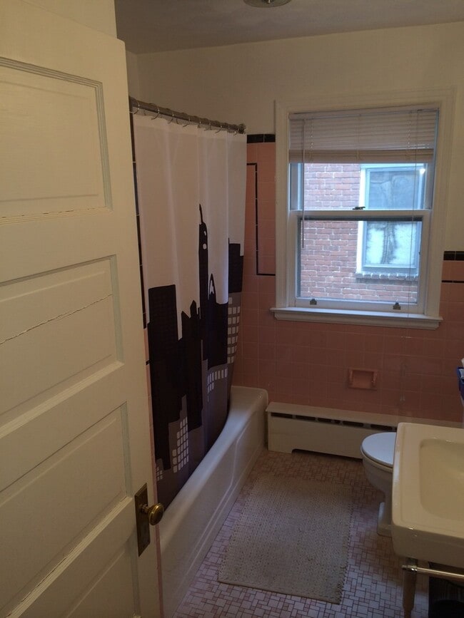 Building Photo - 173/175 Whitman Ave