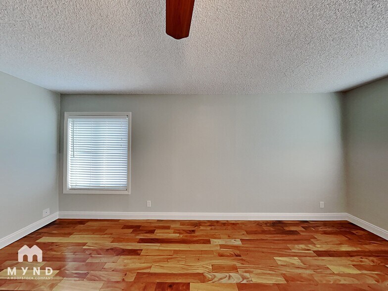 Building Photo - 7052 Acorn Ct