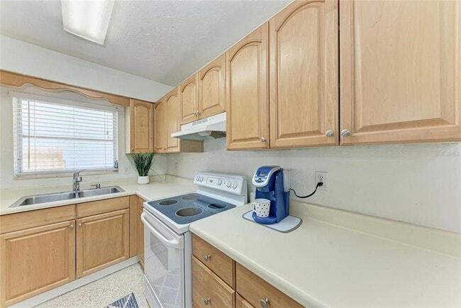 Building Photo - 2253 Arlington St