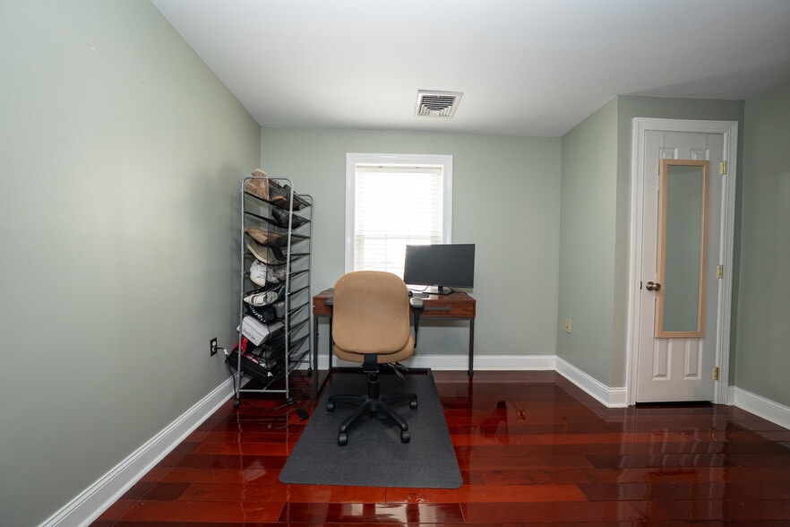 Building Photo - 2747 Harper St