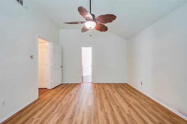Building Photo - 6304 Brookcrest Dr