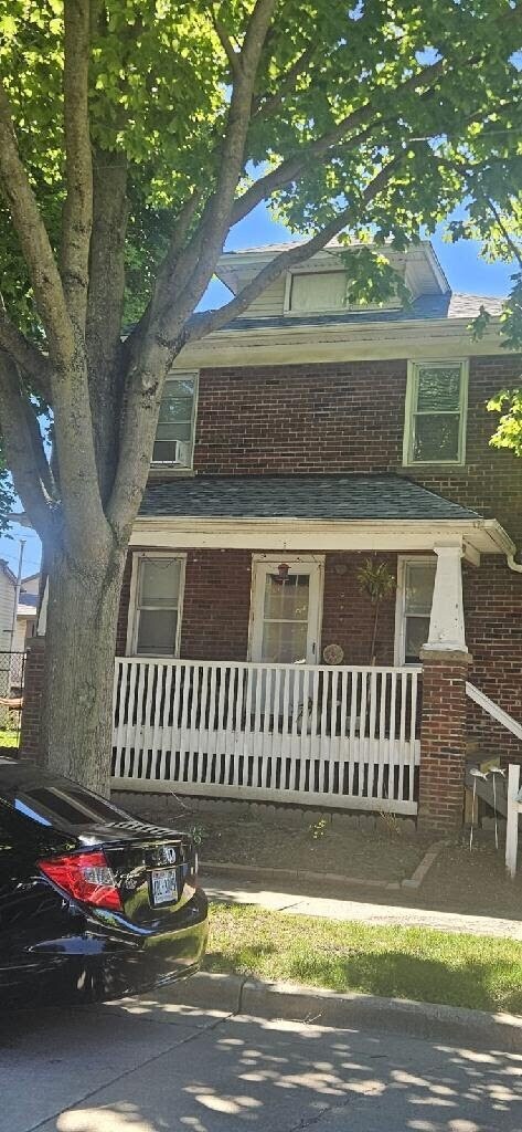 Building Photo - 133 e Montana st