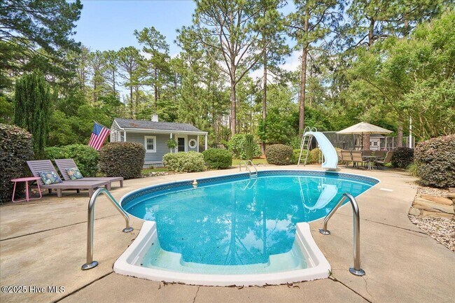 Building Photo - 209 Lazar Ln