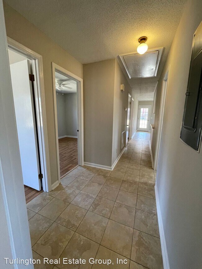 Building Photo - 3 br, 1.5 bath House - 1202 NC 55 E