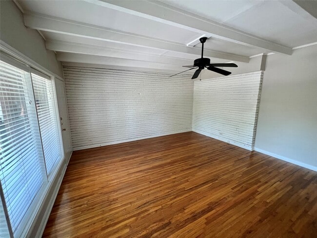 Building Photo - 219 Marshall St