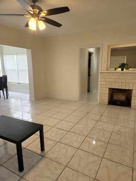 Building Photo - 1922 Taylor St