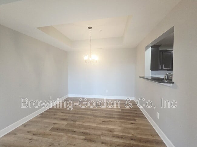 Building Photo - 8601 Peckham Ln