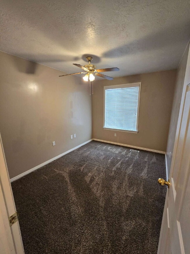 Building Photo - Spacious 5-Bedroom West Valley City Home w...