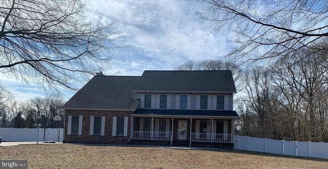 Primary Photo - 101 Tarks Ln