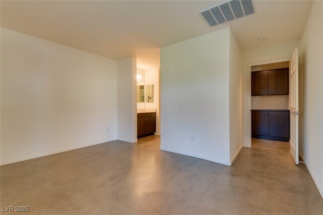 Building Photo - 10589 Acacia Park Pl