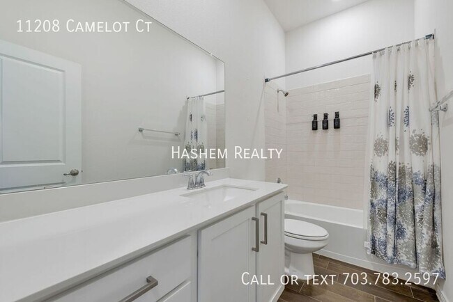Building Photo - 11208 Camelot Ct