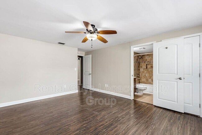Building Photo - 10729 Squires Ct