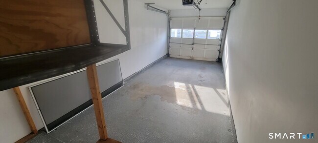 Building Photo - 166 Old Brookfield Rd