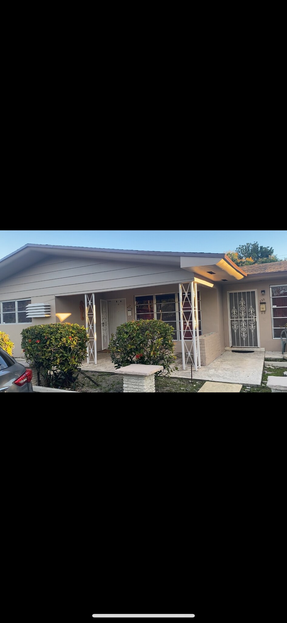 Building Photo - 530 NE 138th St