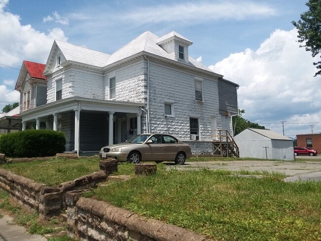 Building Photo - 715 Marshall Ave SW