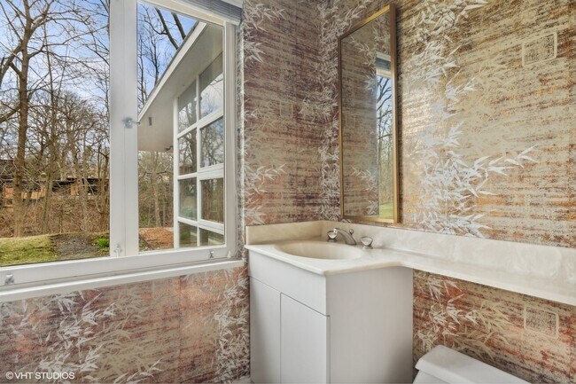 Building Photo - 155 S Deere Park Dr