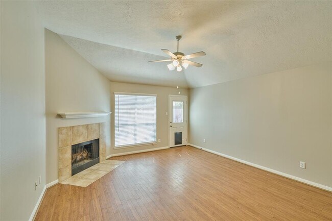 Building Photo - 3733 Breckenridge Dr