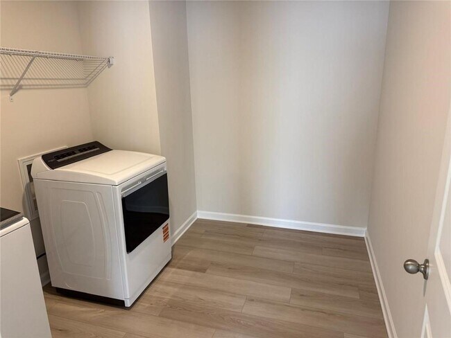 Building Photo - 181 Vly Oak Dr