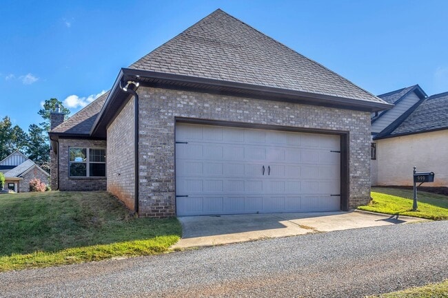 Building Photo - Rosemary Gate Townhome For Rent