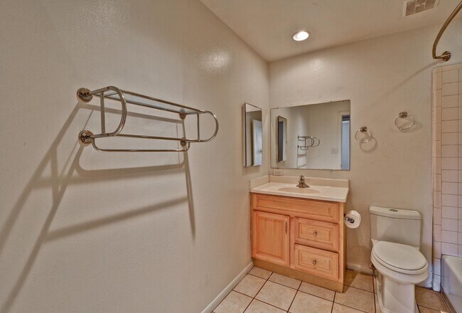 Building Photo - 3344 W Yucca St