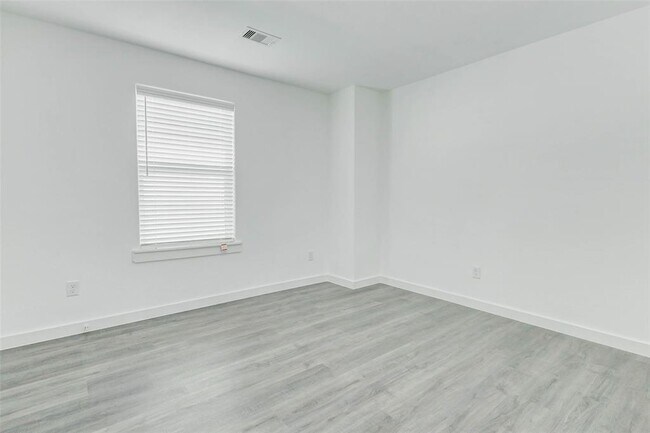 Building Photo - 8218 Bigwood St