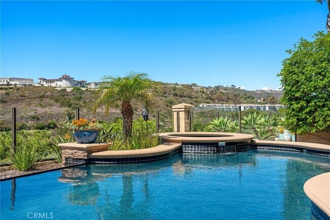 Building Photo - 15 Vista Cielo