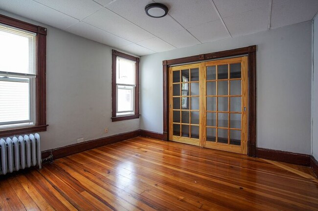 Building Photo - 104-106 Madison St