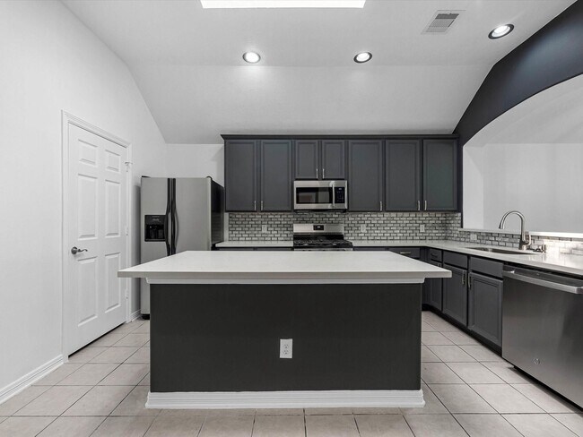 Building Photo - 13707 Birney Point Ln
