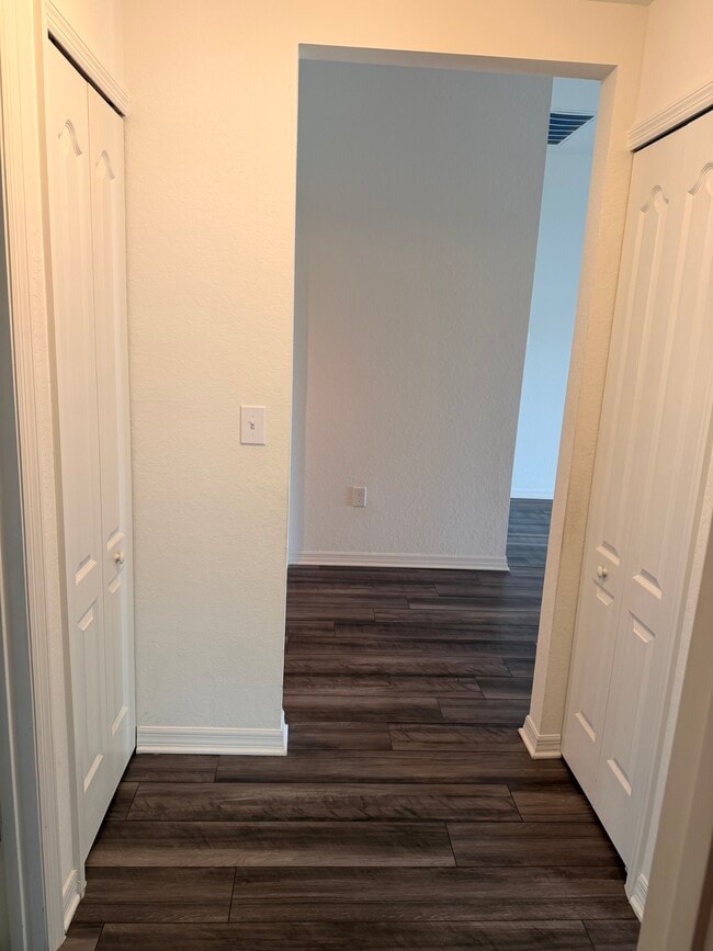 Building Photo - 281 Arbuthnot St