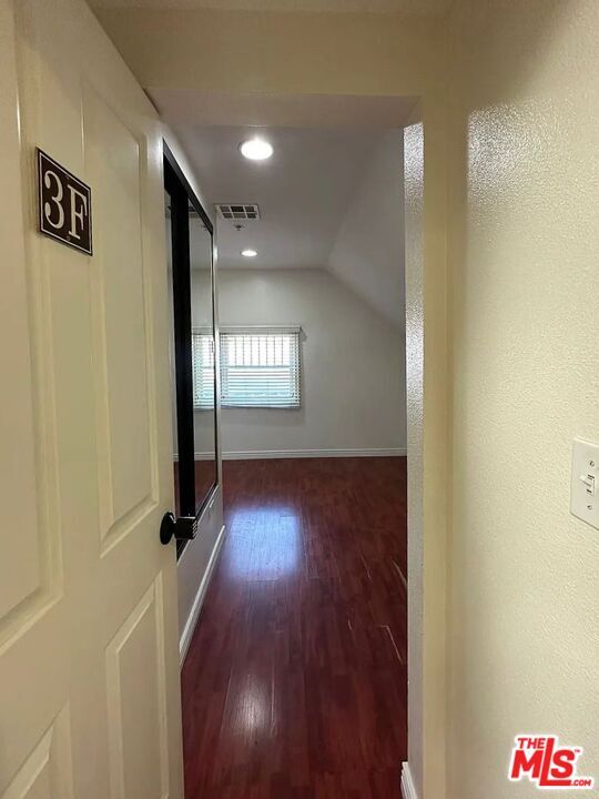 Building Photo - 2667 Menlo Ave