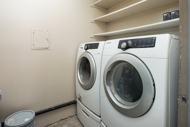 Building Photo - 4015 Camino Lindo