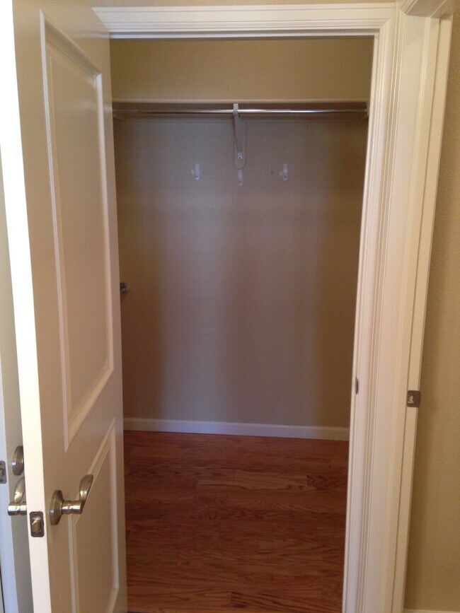 Building Photo - "2-Bed, 2-Bath Condo in The Vallagio – Your Perfect Retreat!"